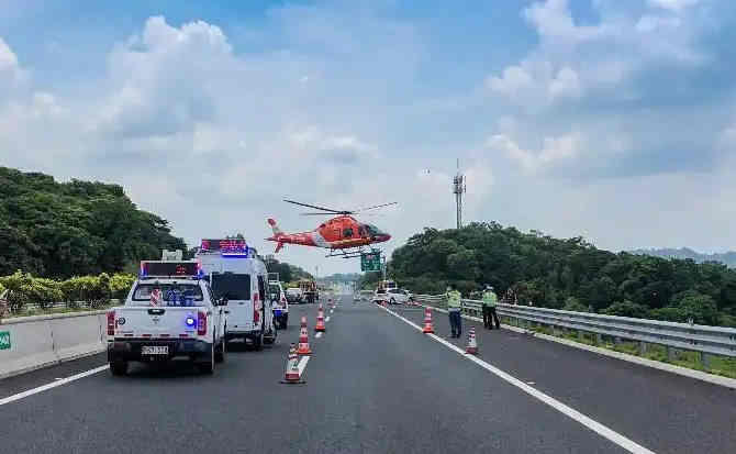 隆阳区高速公路汽车救援案例